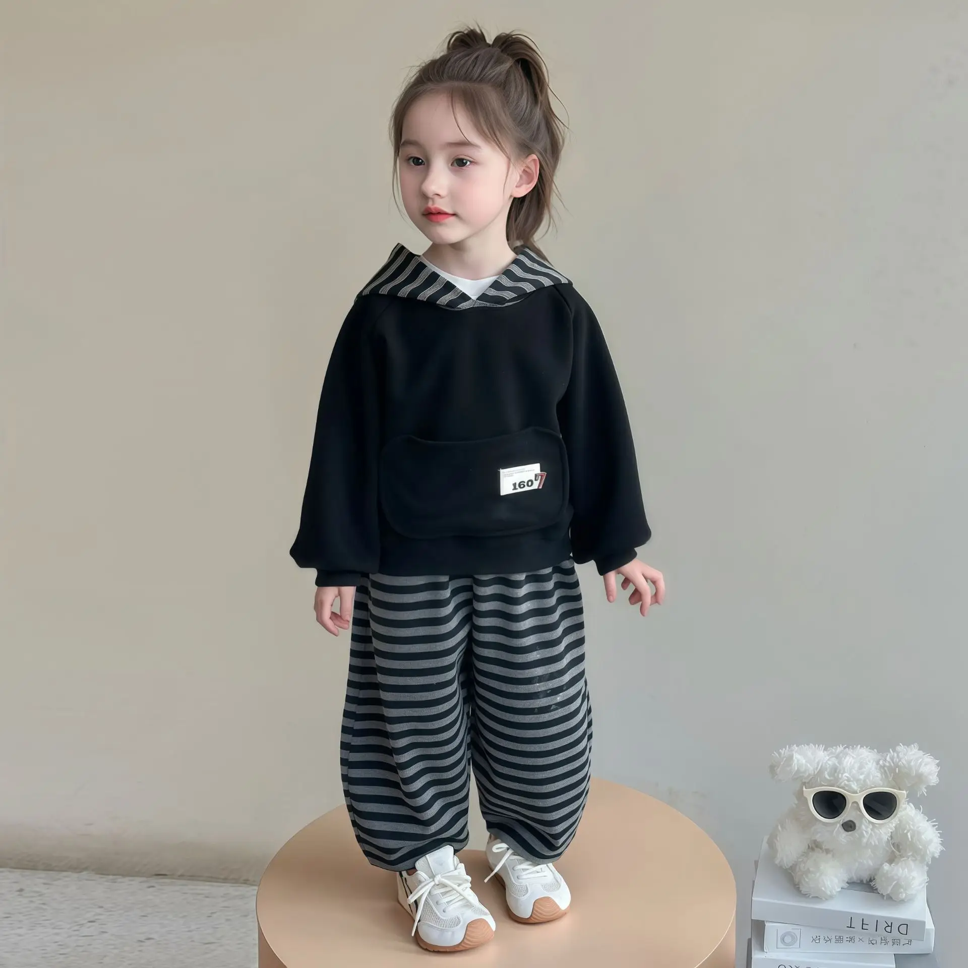 Kinderbekleidungssets 2026 Neuer Herbst-Baby-Mädchen-Kapuzenpullover + Gestreifte Hose 2-teiliger Anzug Kinder-Freizeitanzug mit Langen Ärmeln – Detail 4