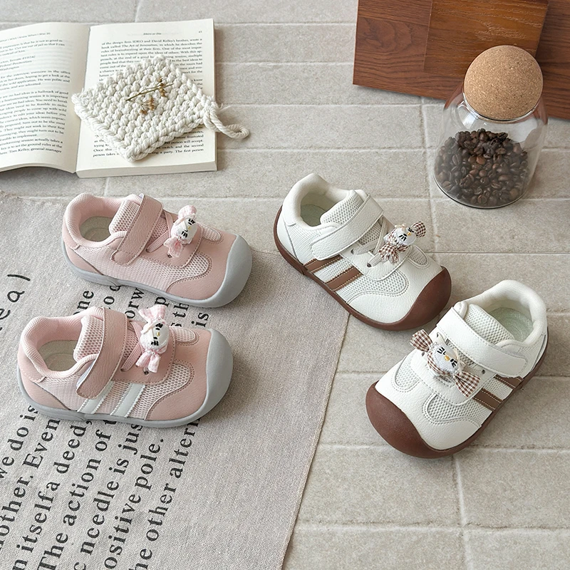 

Breathable Mesh Kids Sneakers with Cute Cartoon Decor Closed Toe Soft Sole Adjustable Strap Non-slip Shoes for Daily Play