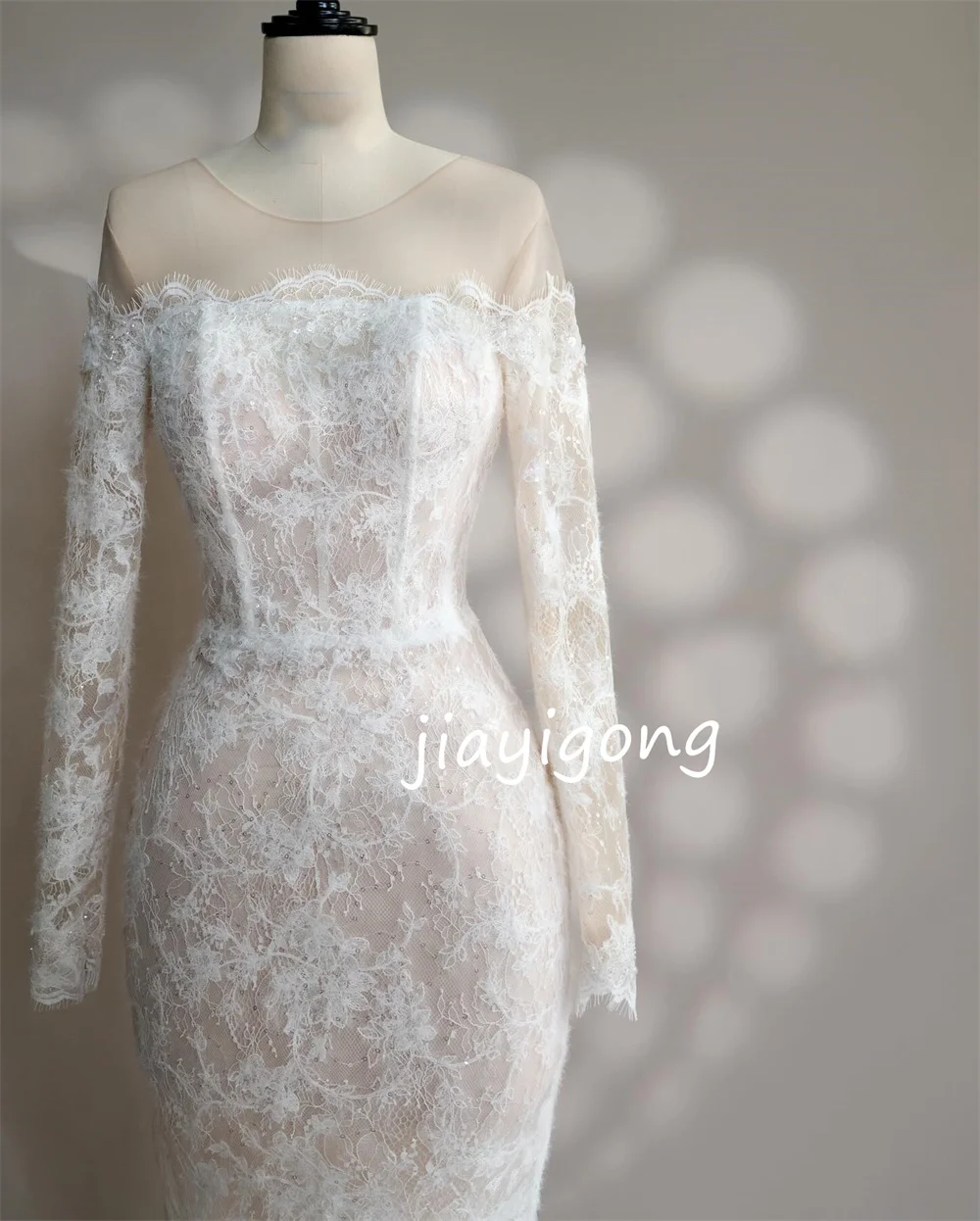 تخصيص الرجعية الطية الدانتيل حورية البحر مغرفة الرقبة فساتين طويلة المشاهير جودة عالية رائعة الرعوية مثير #4