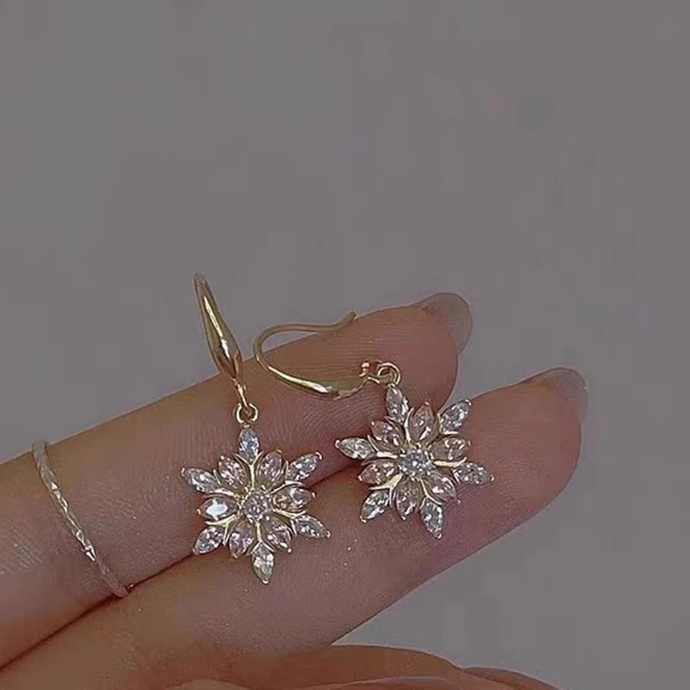 Fashion Women Pink Zircon Snowflake Hook Dangle Earrings for Exquisite Female Wedding Party Christmas Earring Gift Jewelry