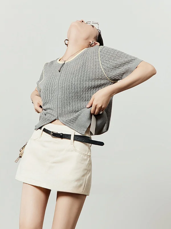 

Новый летний комплект из двух предметов: вязаный кардиган, футболка с коротким рукавом и юбка от Zhou Li Wu