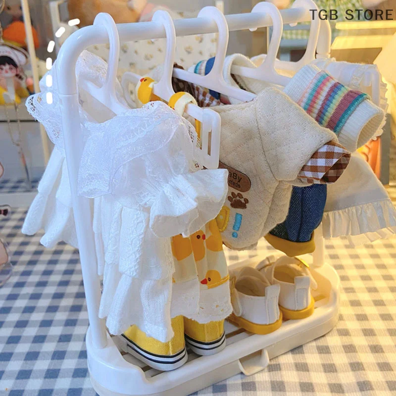 10Pcs/Lot Mini Hangers Dolls Accessories Doll Wardrobe Clothes Dollhouse Toy Decoration Accessories