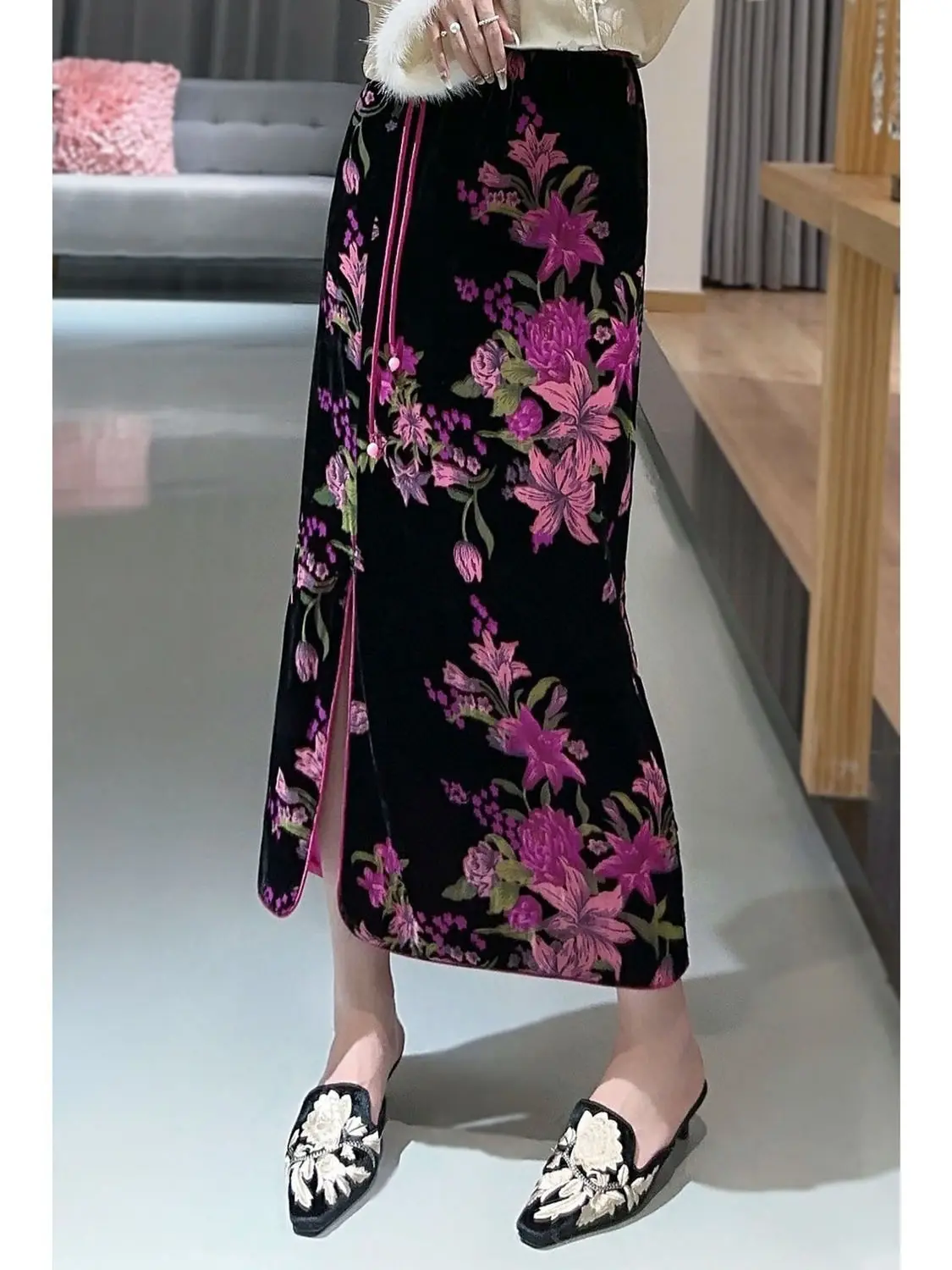 

High-end Retro Chinese Style Velvet Scented Flower Skirt Design Sense Plus Velvet Thick Elastic High Waist Midi Skirt