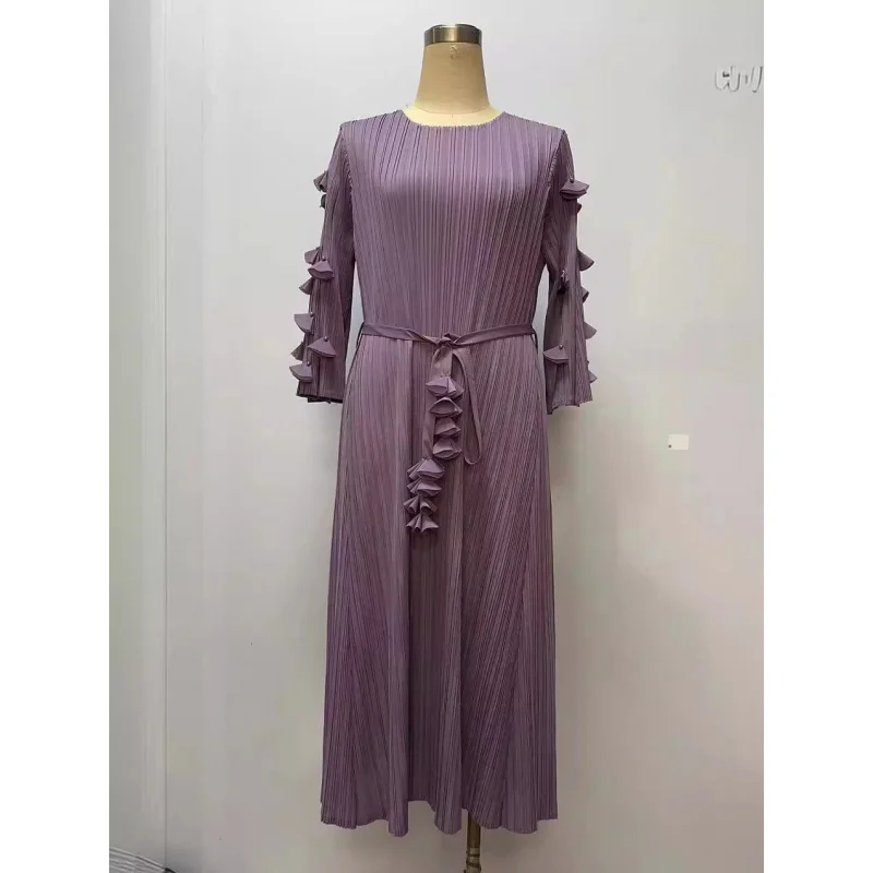 

New pleated fashionable and high-end flared sleeves with nail beads to show slimming temperament medium length dress [ 20243001