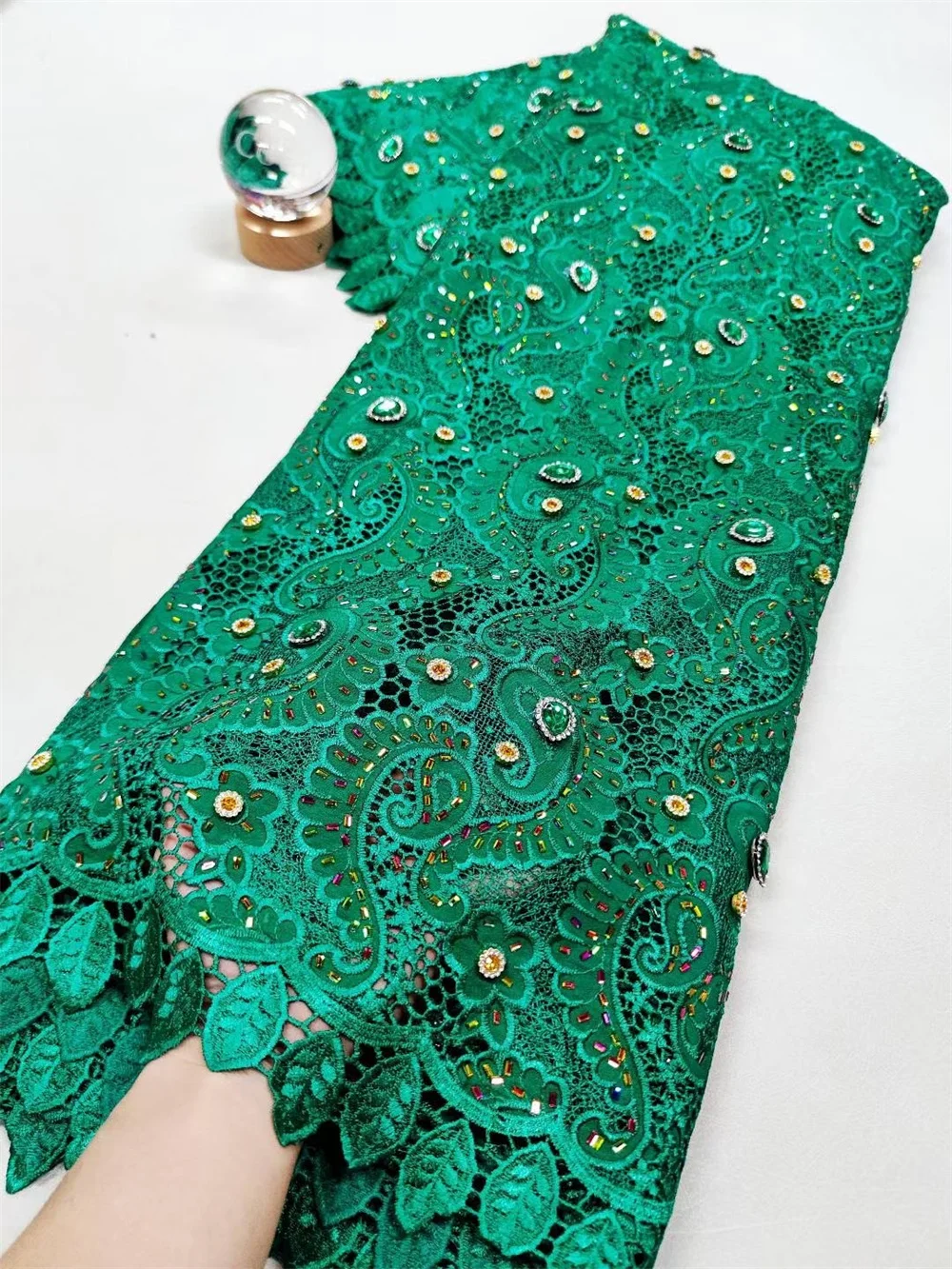 หรูหราแอฟริกันผ้าชีฟองลูกปัดลูกไม้ไนจีเรียผ้า 2025 Royal Blue Laceผ้าผ้าสําหรับเย็บชุดแต่งงานA1063-1