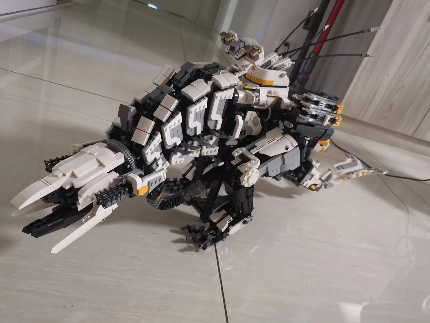 4743 個 MOC ゲーム Horizo​​n Zero Dawned Thunder Teeth ビルディングブロックメカニカルモンスターアクションフィギュアモデルおもちゃギフト子供のための