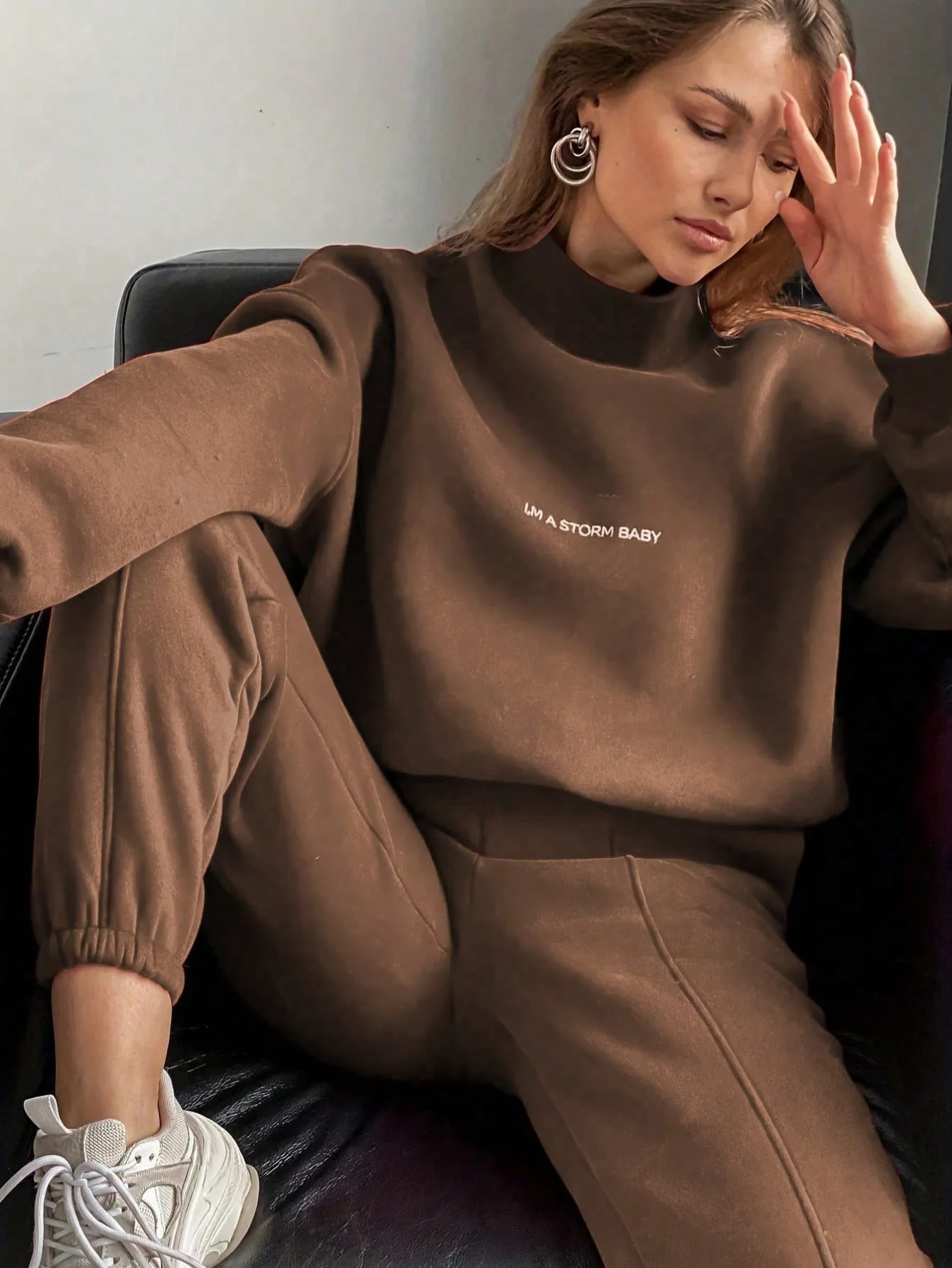 

Simple Letter Print Casual Set Long-sleeved High Neck Hem Cinched Waist Loose Sweatshirt Elastic Band Pants Womens Two Piece Set