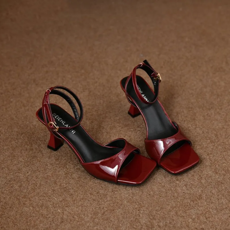 Verão 2025 nova marca sapatos femininos design sexy salto alto elegante boca rasa sapatos de noiva mujer zapatos sapatos de luxo