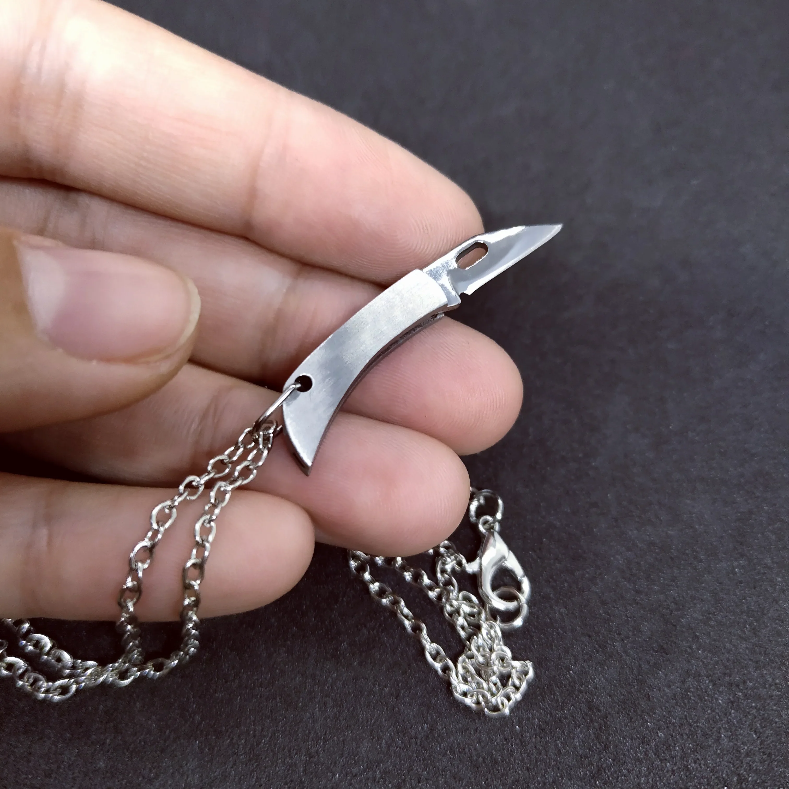 Creative metal Necklace Cool style Mini knife pendant Small tool Necklac Men\'s/Women\'s Necklace Accessories Gift