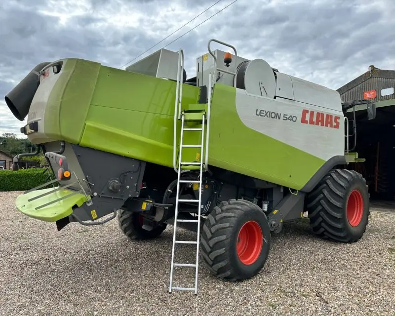 CLAAS Lexion 540 combine harvester