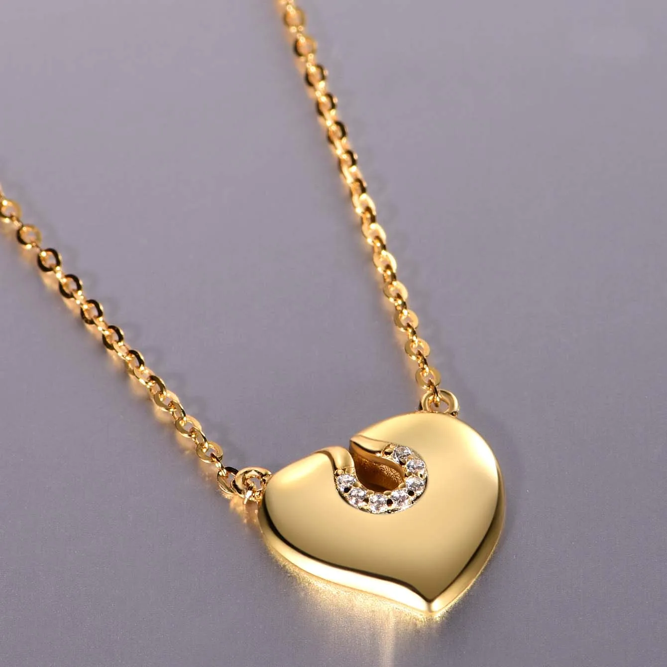 

S925 silver plated 18K gold moissanite diamond heart-shaped pendant 0.035CT For Women Gift