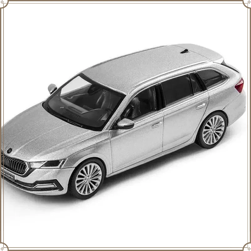 

Коллекционная модель автомобиля Octavia Combi A8 из сплава, масштаб 1:43, для взрослых, демонстрационная, игрушка для мальчиков