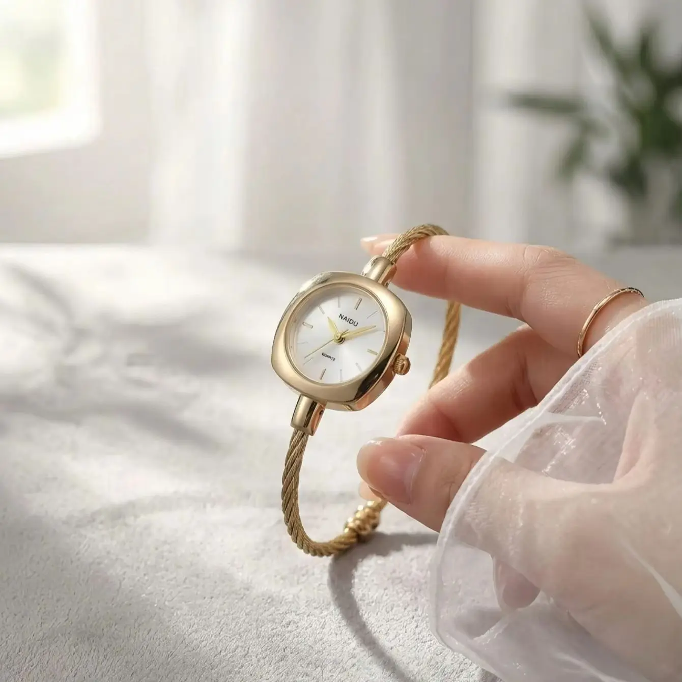 1 Piece of Women's Retro Casual Simple and Stylish Quartz Movement Watch Suitable for Daily Wear