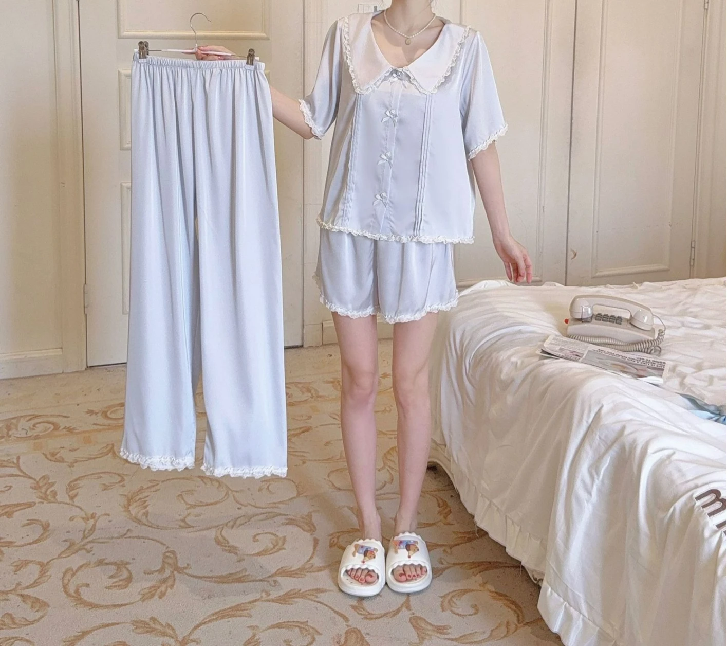

2026 New Pajamas Women's Summer Ice Silk Short-sleeved Trousers Set Unique and Beautiful Girl Loungewear