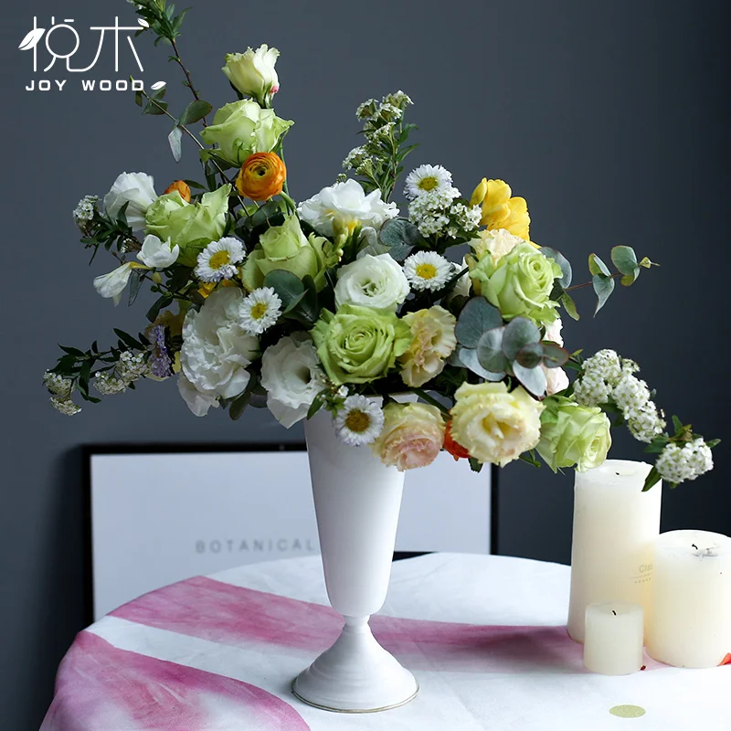 Retro white-polished gold wrought iron flower ware, wedding floral class, salon activity, banquet table, flower vase, flower wen