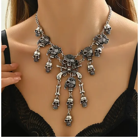 

1pc Halloween Retro Trendy Cool Multilayer Ghost Head Skeleton Tassels Necklace Neutral Exaggerate Punk Style Holiday Gifts