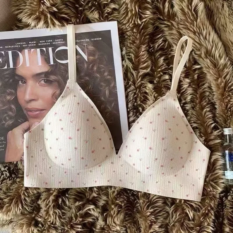 Süße Damen-Unterwäsche mit Triangel-Cup und dünnem Gürtel, spurloser Stahlring, bequemer BH für kleine Brüste, geraffte Unterstützung