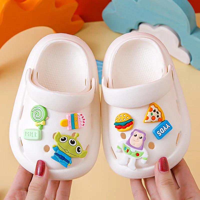 2023 Clogs  Boys Girls Summer Kids Children\'s Hole Shoes Infant Indoor Slippers Non-Slip Beach Sandals Toddler Home Shoes Baby