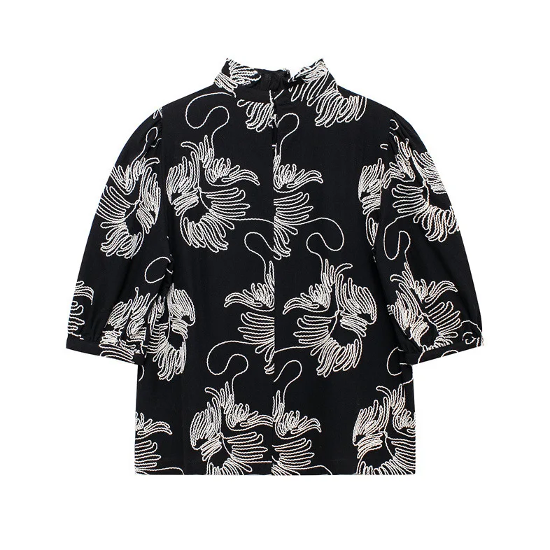 

Color-Block Embroidered Short-Sleeve Shirt Elegant Versatile Commuting Floral Blouse