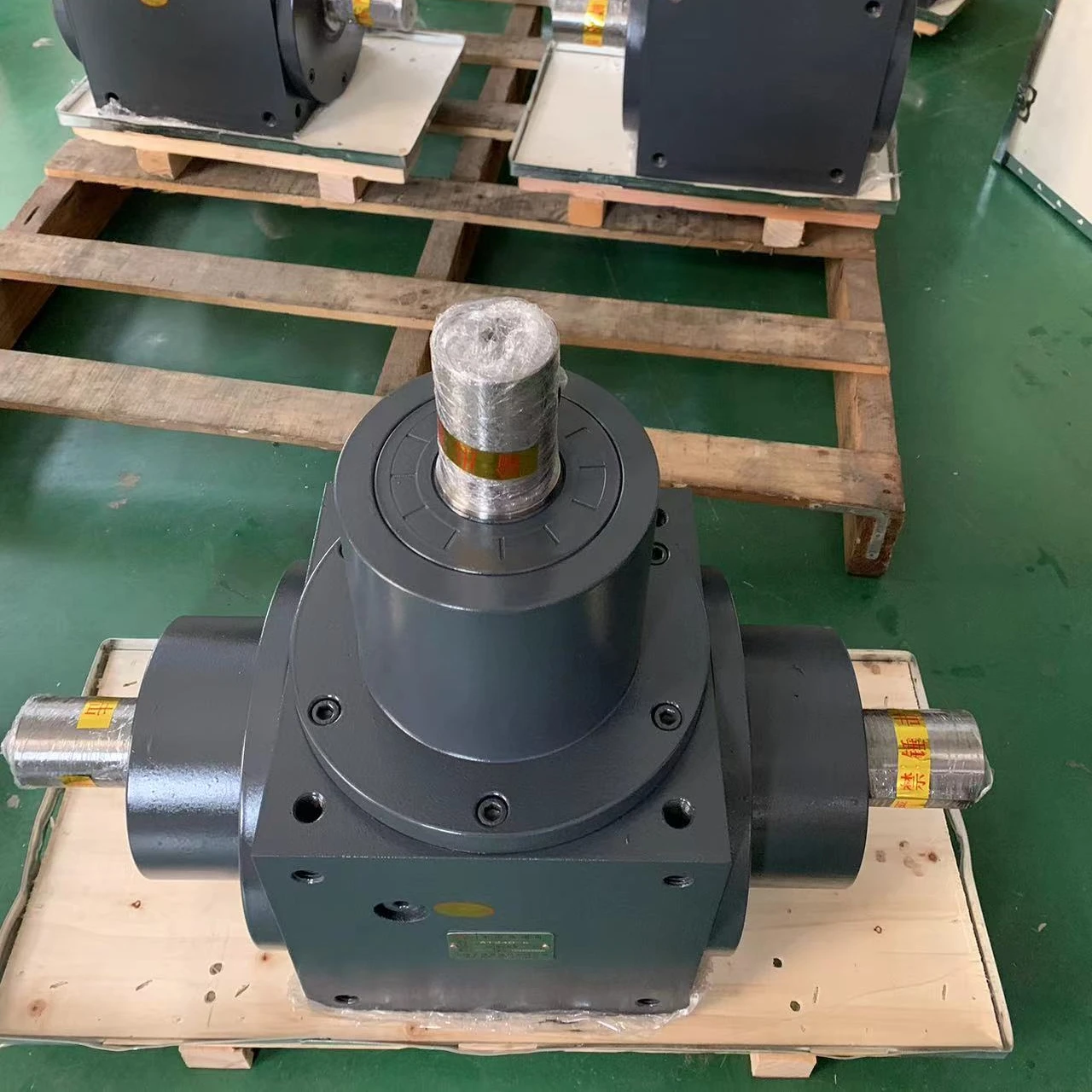 

HOT! Precision T Series 90 Degree Gearbox Speed Gear Reducer Unit 2000Nm High Speed 3000rpm Commutator