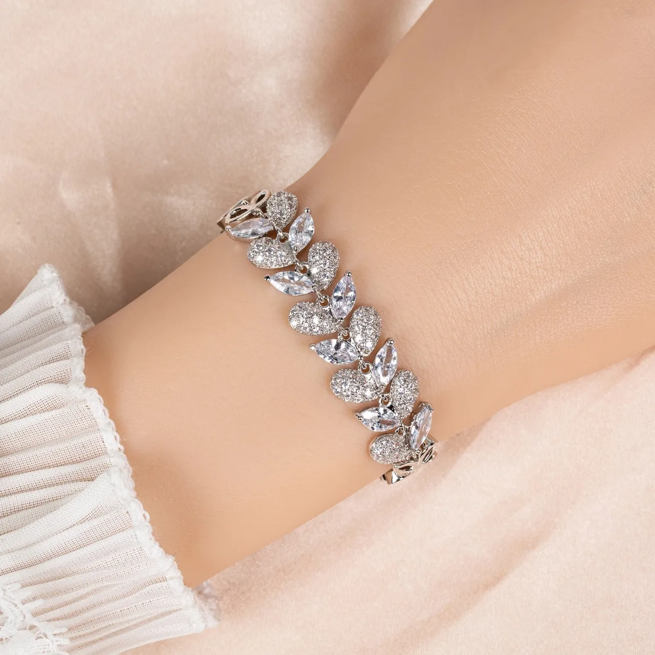 

Charm Stunning Women's Multicolor Leaf Shape Bracelet Women's Clothing Jewelry Set for Dubai Wedding Holiday Travel Gift Z-87