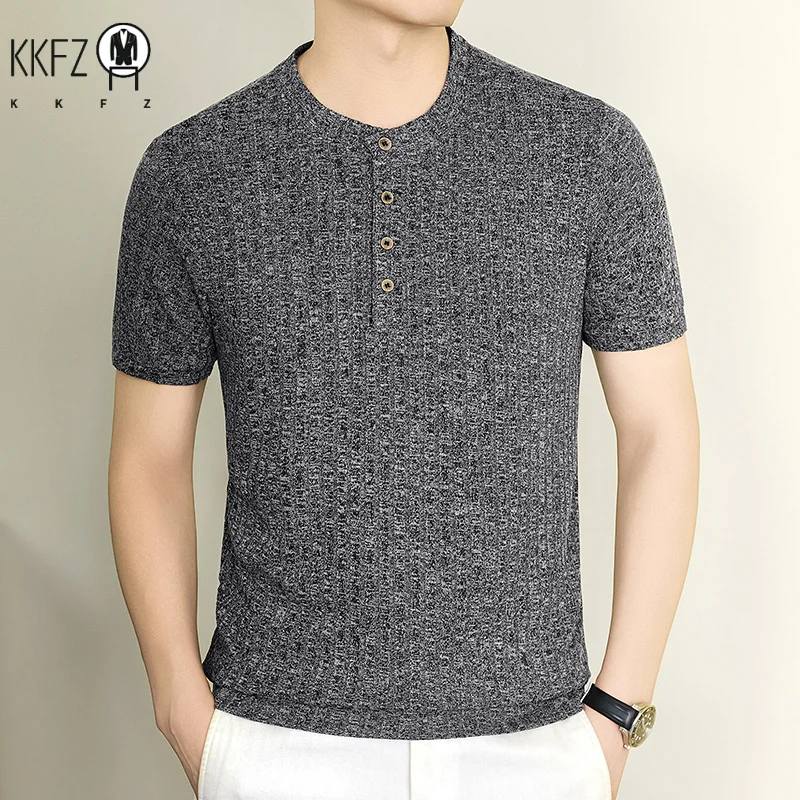 Tägliches Street-Style-Henley-T-Shirt für Herren mit gesprenkelter Textur, weichem Strickmaterial, ideal für Pubbesuche, lässige Dates und kurze Reisen.
