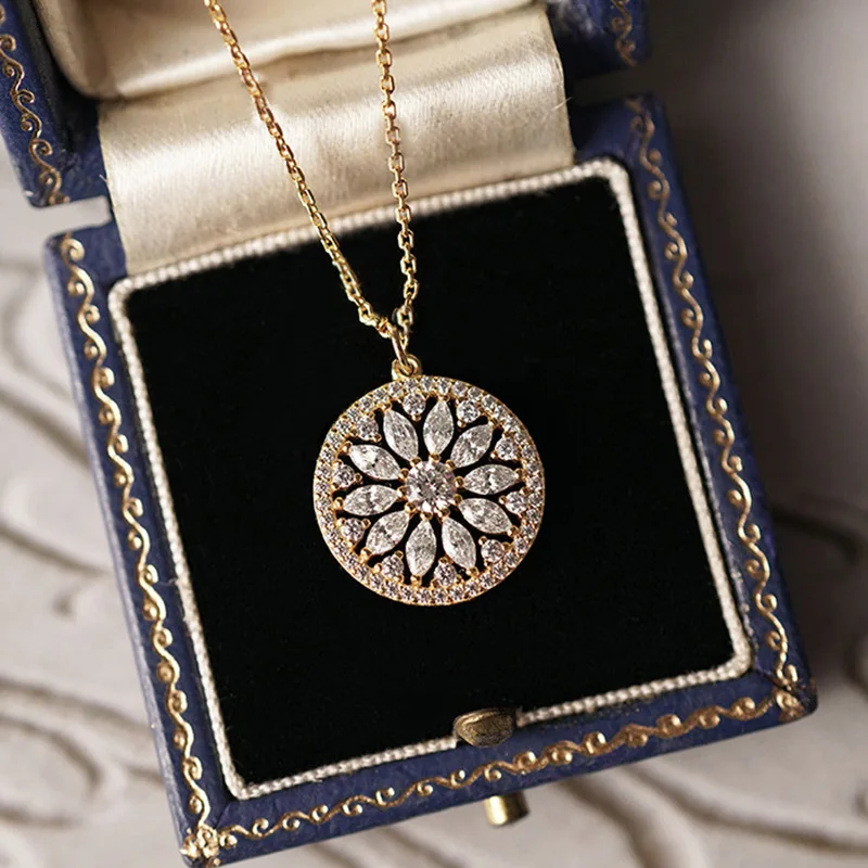 2026 New European and American Sunflower Horse Eye Roulette Necklace, Women's High-end Trendy Temperament, Roman Style Jewelry