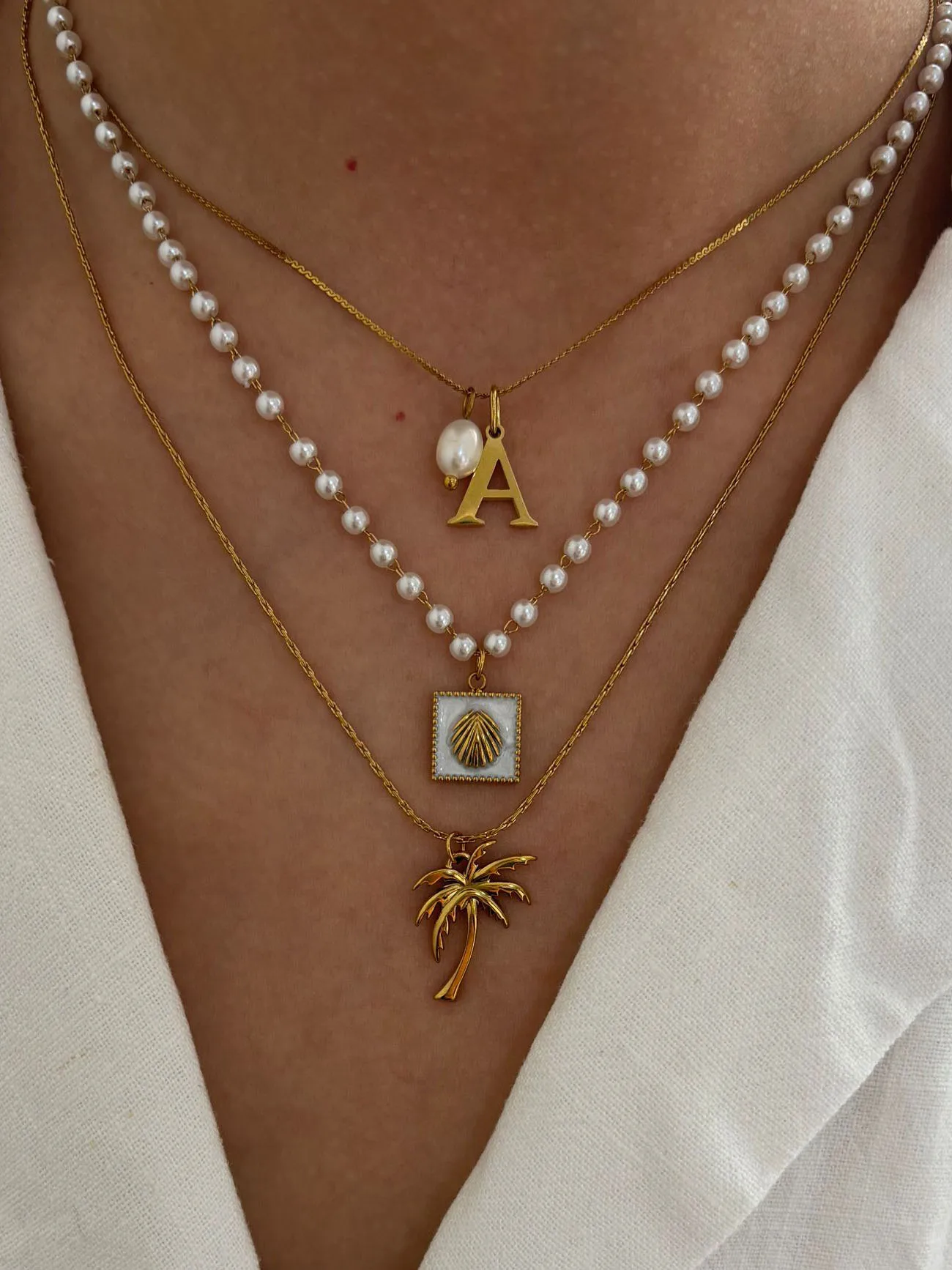Peri'sbox Anti-Tarnish 18K Gold Plated Coconut Tree Letter Enamel Shell Pearl Pendant Necklace for Women Fashion Holiday Jewelry