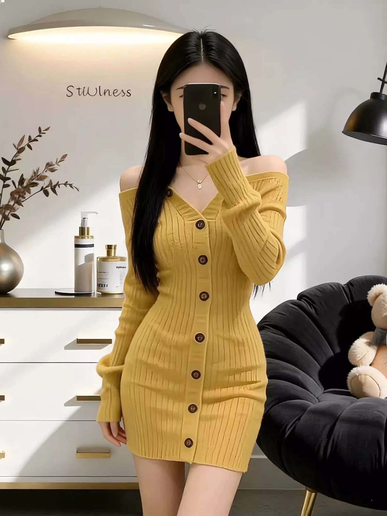 

Женская зимняя новинка: трикотажное платье-миди на одно плечо, облегающее, однотонное, с V-образным вырезом, подчеркивающее талию