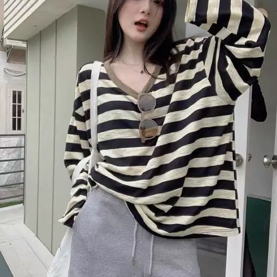 

Extra Large 300 Pou Striped V-Ne Long Sve T-irt ex Loose Fit Spring Autumn Seasonal Casual Versatile Top irt
