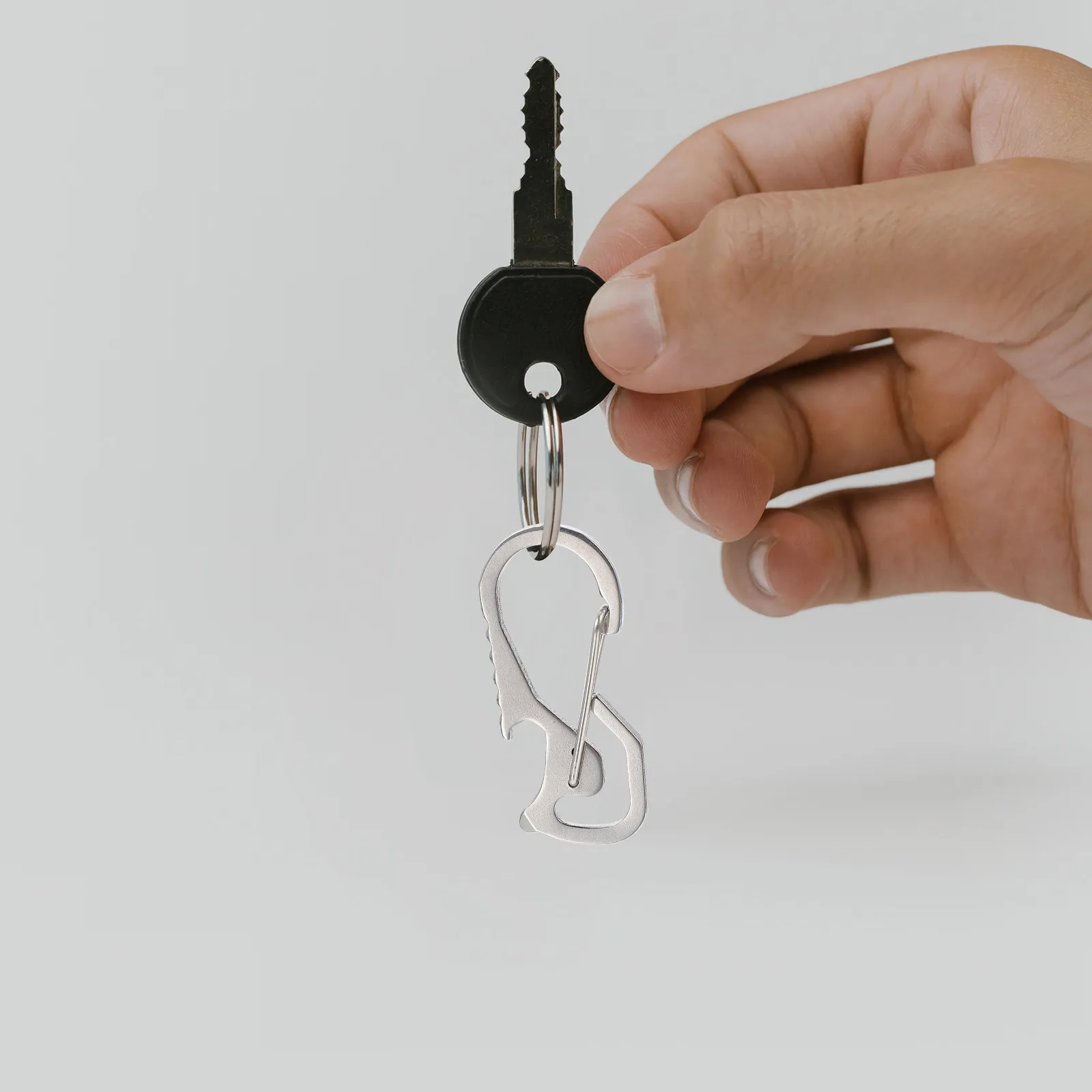 

2Pcs Bottle Opener Carabiner Keychain Outdoor Multi-Functional Hook for Climbing Fishing Portable Convenient Storage Space Saver