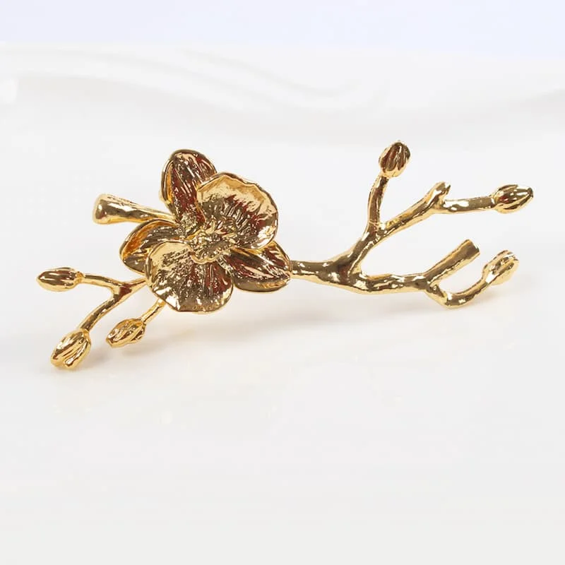 4PCS Christmas Wedding Easter Napkin Rings,Plum Blossom Golden Napkin Buckles,Dinner Parties Dining Table Decor Napkin Holder