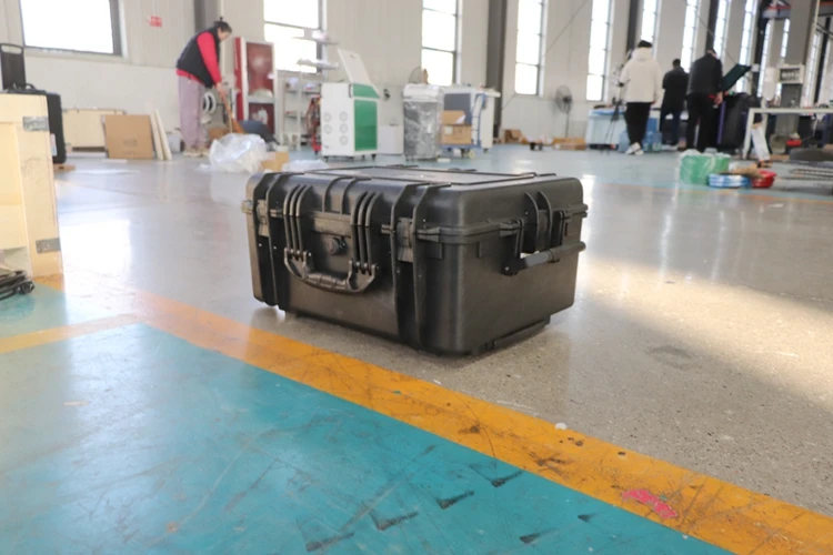 300W 500W حقيبة يده الليزر الأنظف آلة التنظيف بالليزر لإزالة الصدأ للبيع