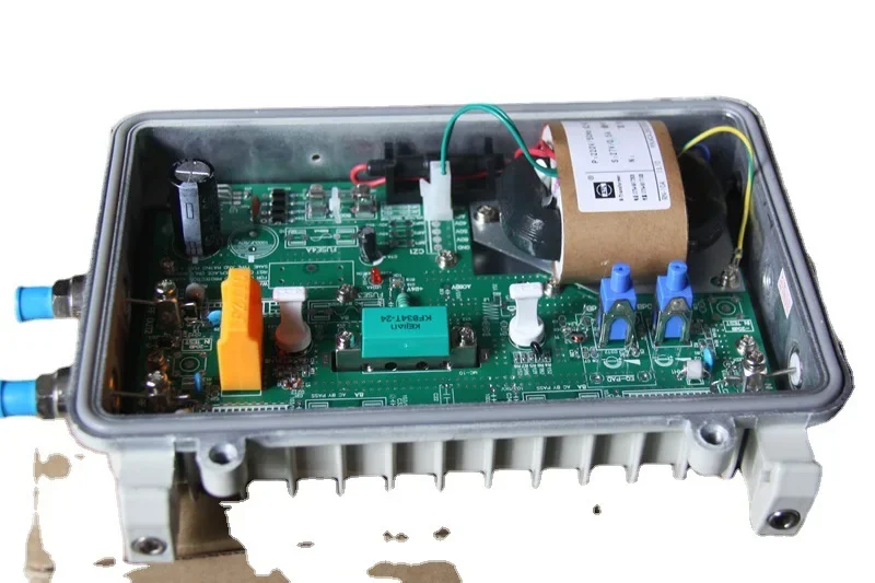 Trunk amplifier, cable amplifier