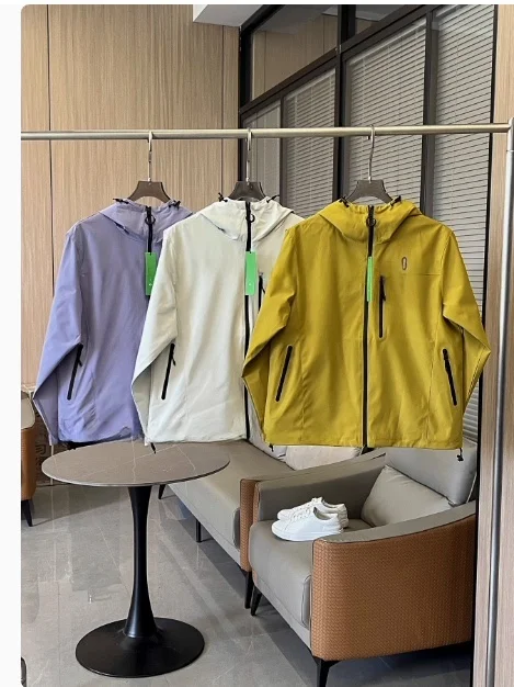 

Классический американский High Street Свободный функциональный уличный капюшон для мужчин и женщин Водонепроницаемый ветрозащитный походный джет для альпинизма S...