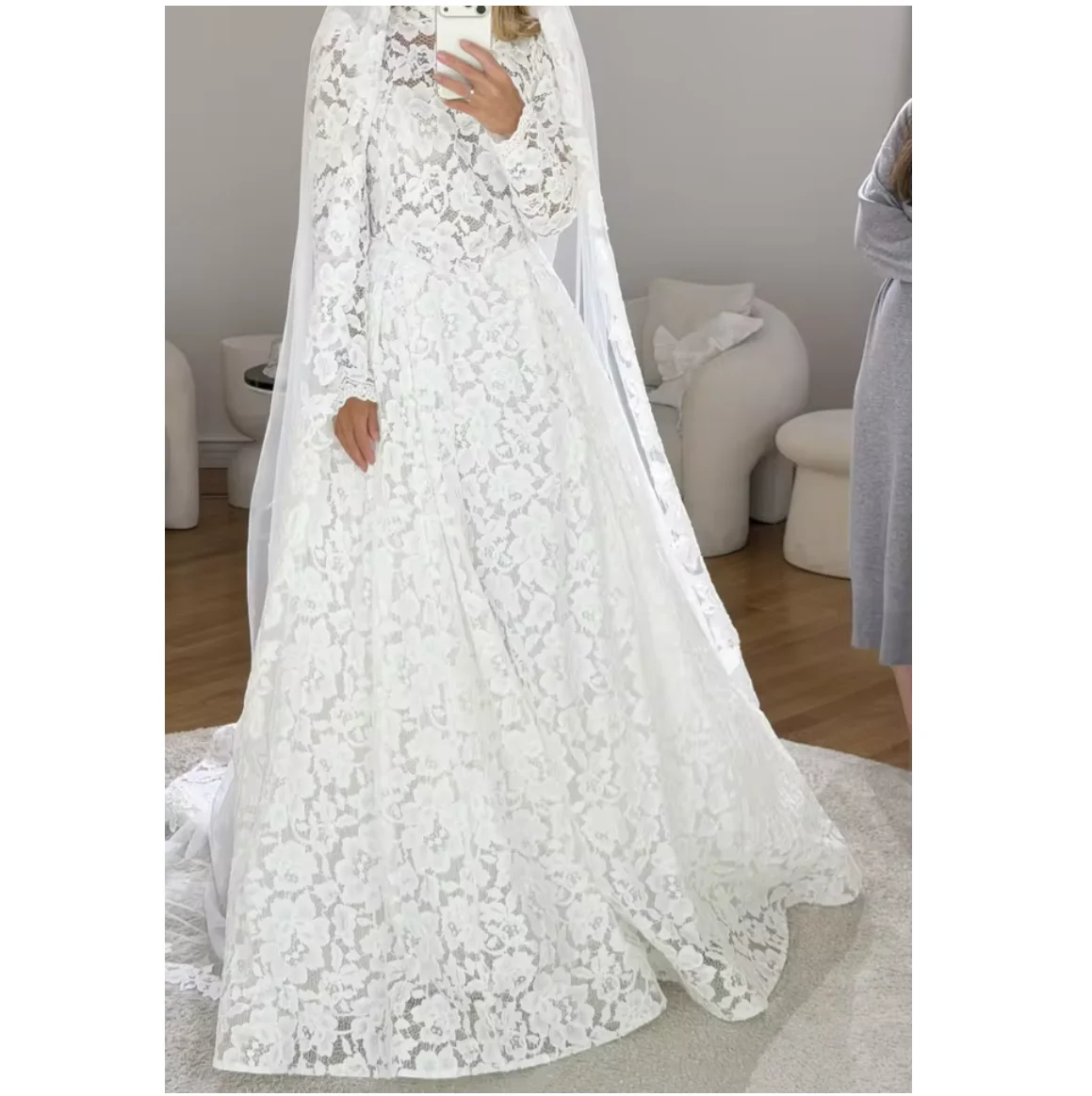 Custom Made Long Sleeves Lace Wedding Dress Zipper Back Sweep Train High Neck Ivory Lace Bridal Gowns