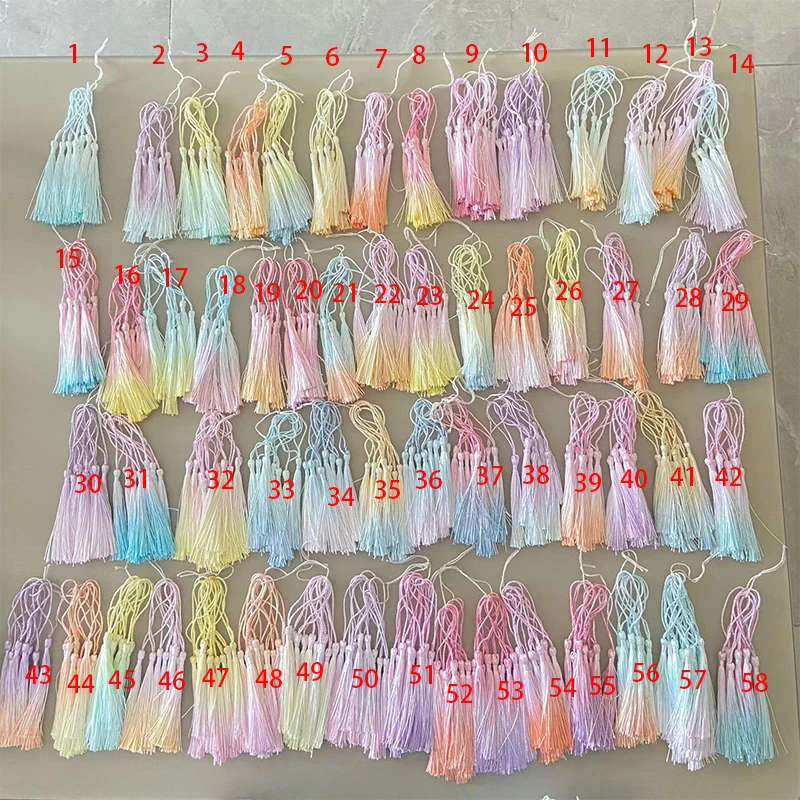 50 Stück fluoreszierende Farbverlaufsquasten Polyester Seide handgefärbte Quaste DIY Lesezeichen Anhänger Schmuckherstellung Kleidung Hochzeit D – Detail 3
