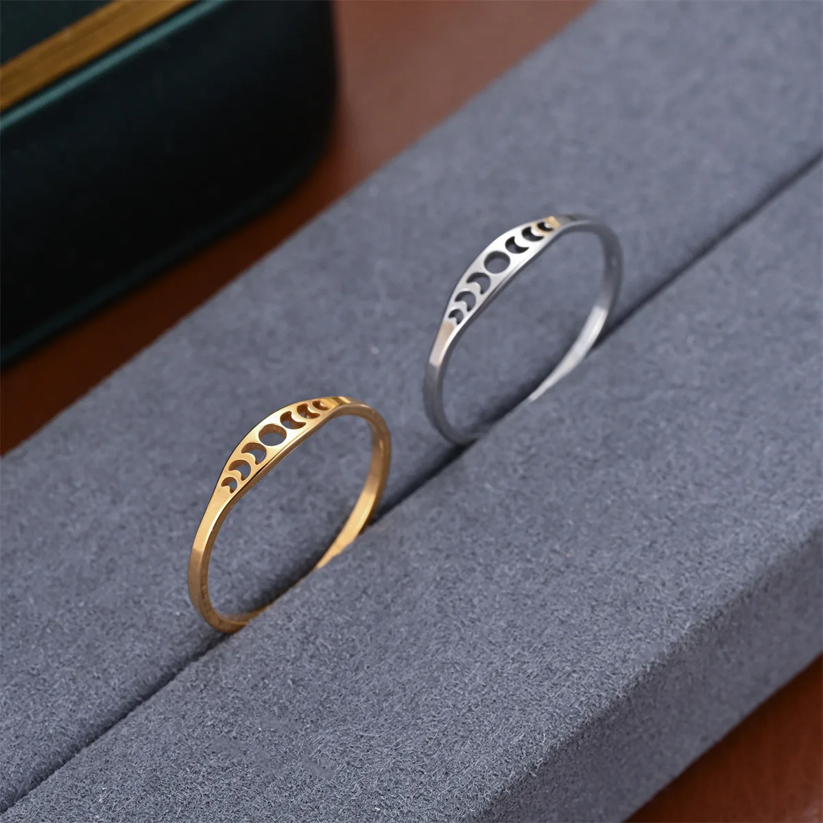 2025 Minimalist Moon Phase Ring Stainless Steel Crescent Moon Women Rings Witch Amulet Jewelry Gift for Lover Friends Wholesale