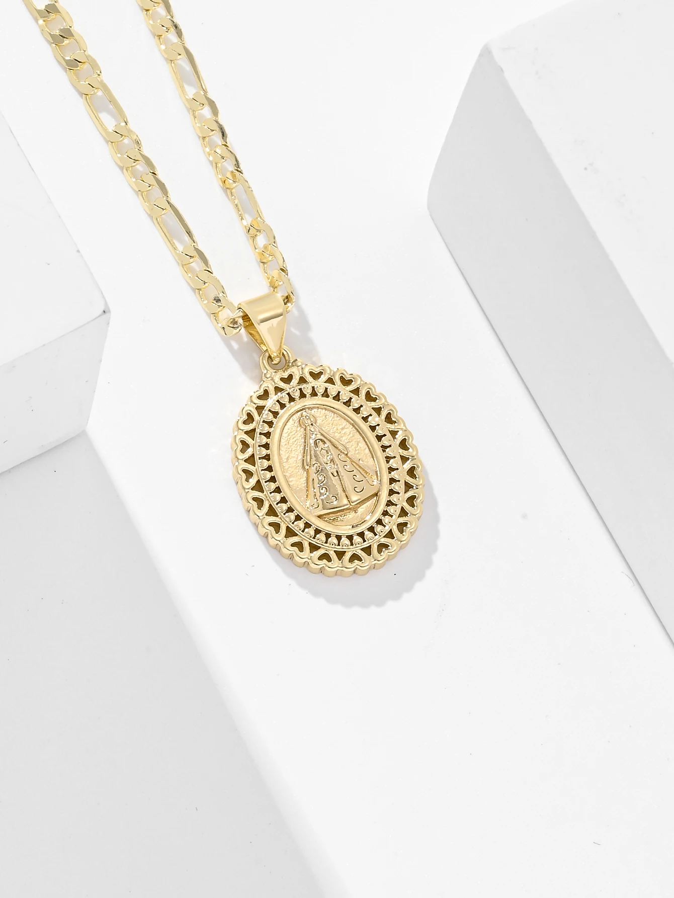 Virgin Mary Necklace Love Decoration Currents Fashion Oval Chain Women For Daily Wear Formal Men Occasions Gifts