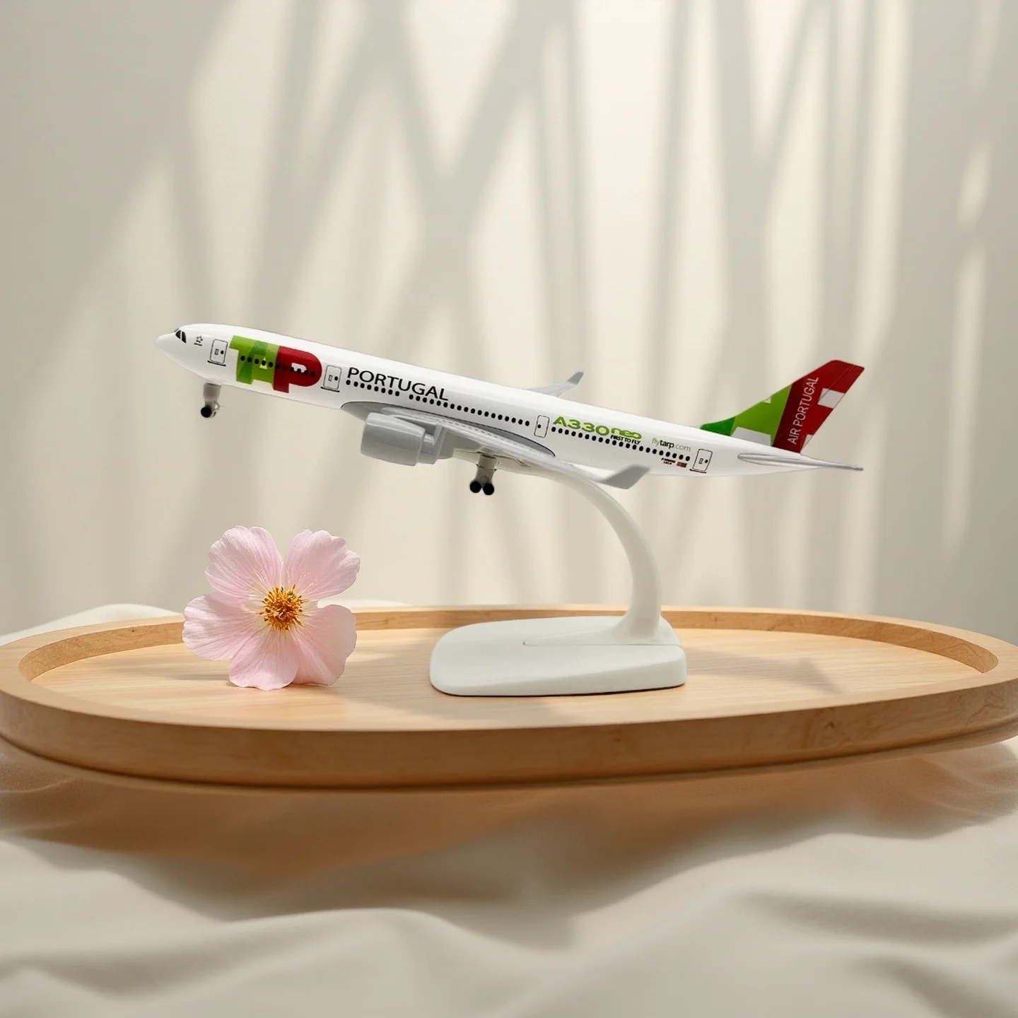 

20 см A330 Португалия авиакомпания модель самолета игрушка 330 Airbus самолет пластиковая металлическая копия модели самолета коллекция игрушки самолет для