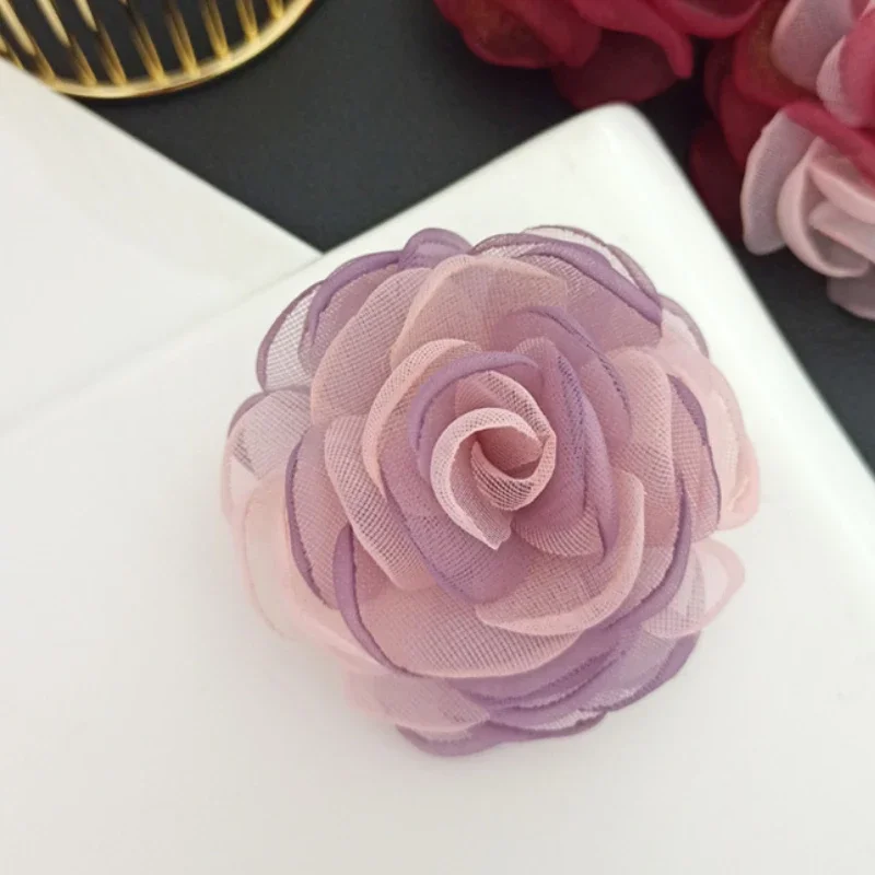 Korean Fashion Fabric Silk Yarn Flower Brooches for Women Elegant Cardigan Sweater Corsage Lapel Pins Jewelry Accessories