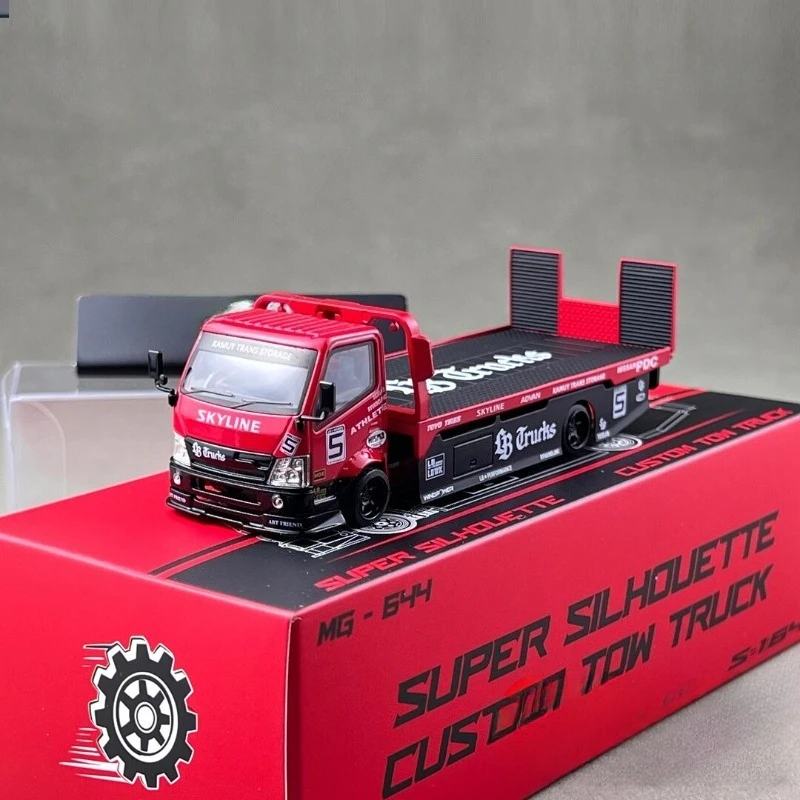 MT Mega Gear 1:64 modified  with H300 red and black silhouette flat transport trailer alloy model,  small proportion ornaments.