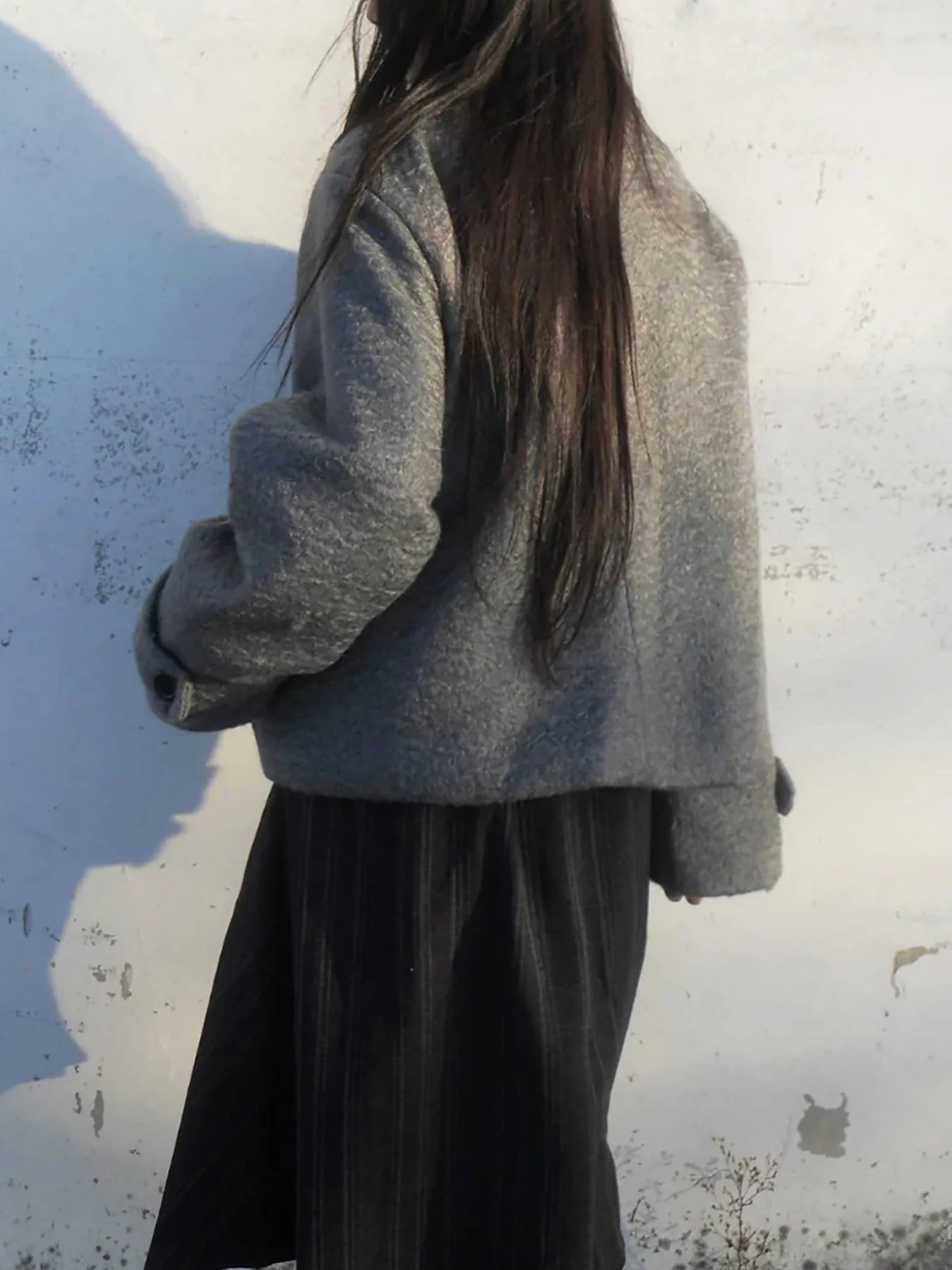 Autumn and winter new women's loose solid color single-sided button warm cardigan windproof Korean jacket
