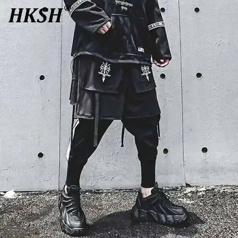 

HKSH Men Fake Two-Piece Embroidered Legged Overalls High Street Hip Hop Dark Techwear Autumn Winter New Cargo Pants Trend HK2900