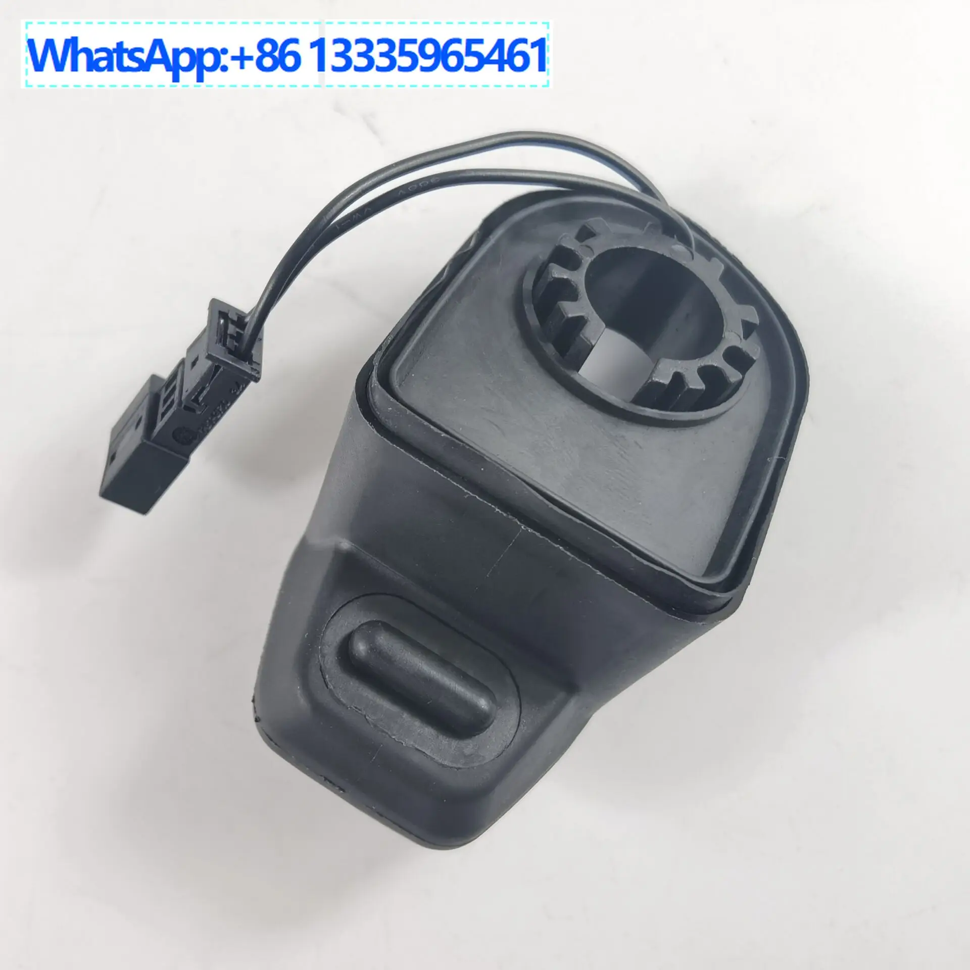

61319200673 9200673 кнопка-переключатель для задней двери BMW