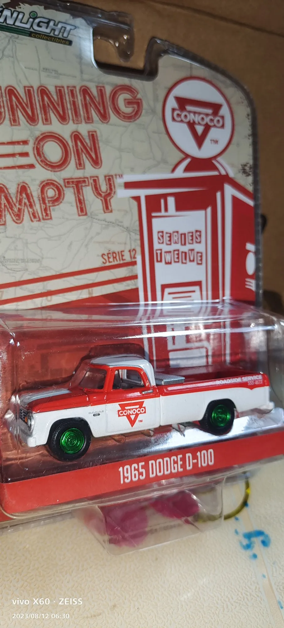 GREENLIGHT 1/64 1965 DODGE D-100 Collection of die-cast alloy trolley model ornaments