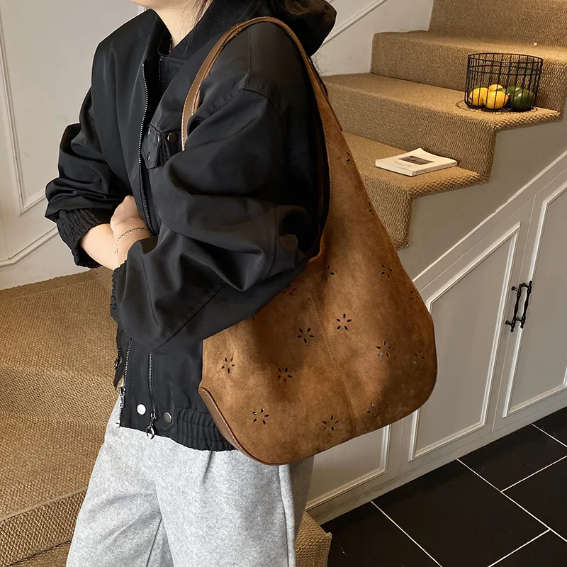 

Designer Inspired Suede Hobo Bag 2025 New for Women Retro Openwork Tote Large Capacity Underarm Purse Leather Commuter Fashion​