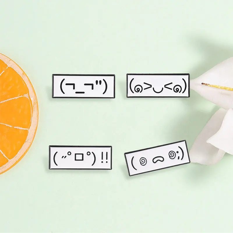 Niedliche japanische Kaomoji Emaille-Pins: Kawaii ASCII-Text-Gesichter, schüchterne, beleidigte, schockierte Stimmungs-Broschen, Anstecknadeln, Schmuckgeschenke – Detail 5