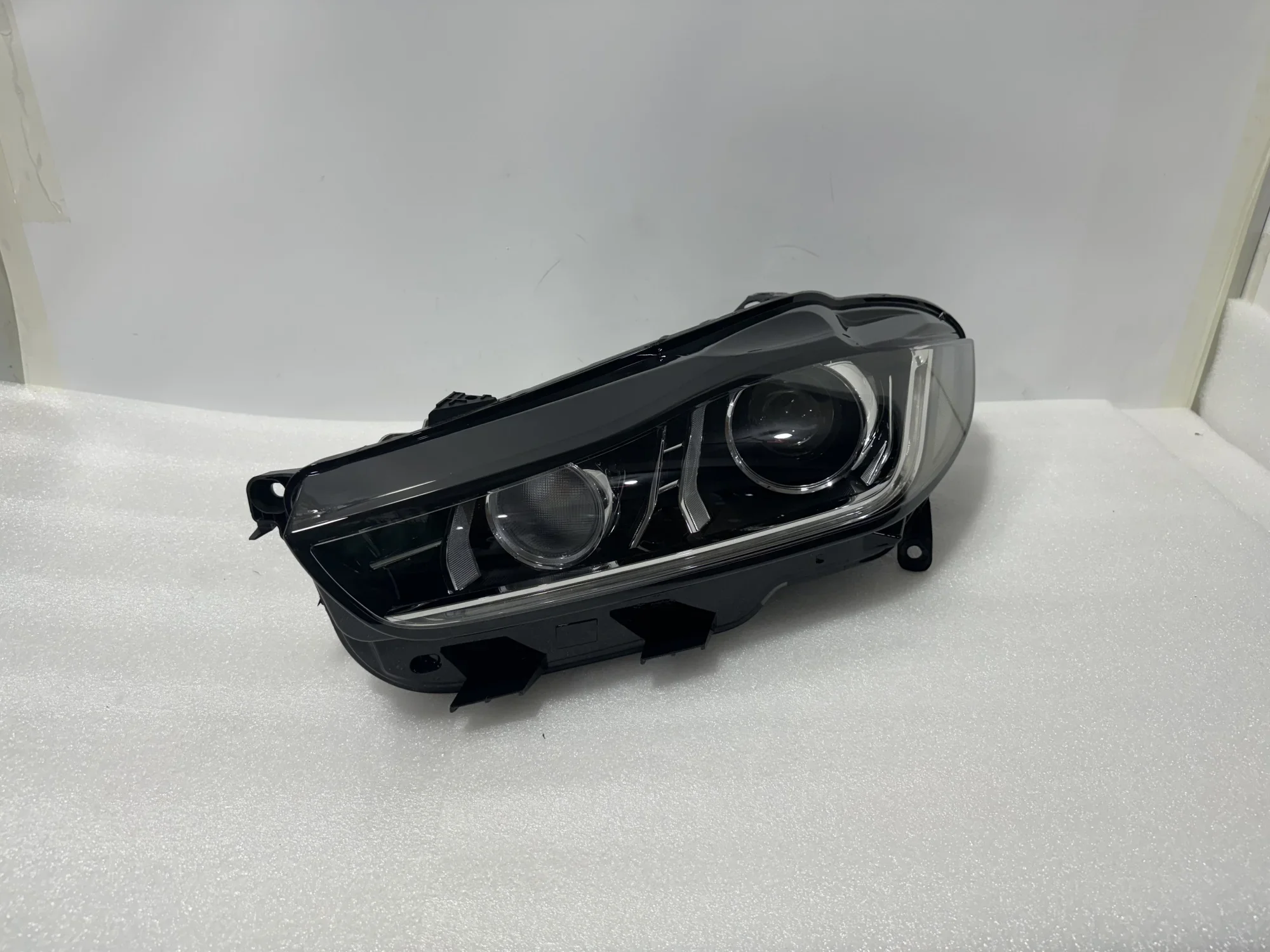 T4N22765 T4N22767 for 2015-2019 Jaguar XE 11-pin Xenon Headlights XE Xenon Headlights