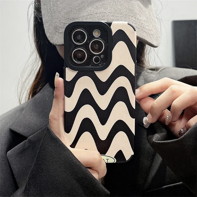 Fashion Wavy Lines Zebra Stripe Phone Case For iPhone 14 11 12 13 Pro XS Max 7 8 Plus X XR Shockproof Bumper Soft Silicone Cover